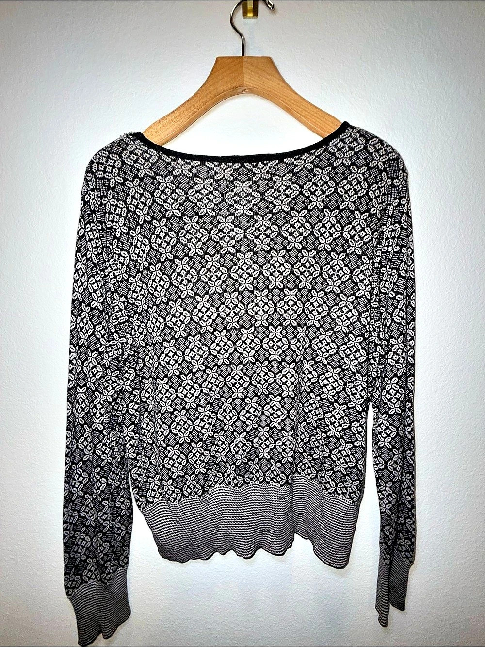 Liz Claiborne Silk Cashmere Blend Black Gray Floral Knit Sweater L
